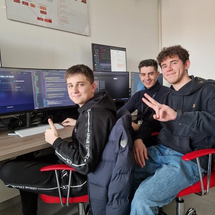 Informatici di 4B all’opera! 👨🏻💻