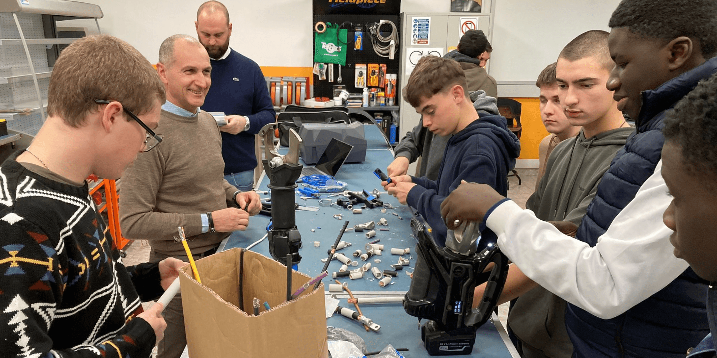 Cembre: collaborazione e formazione in continua evoluzione